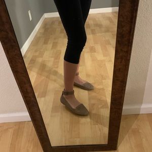 Pre-owned Kelsi Dagger Brooklyn Flats Sz 6